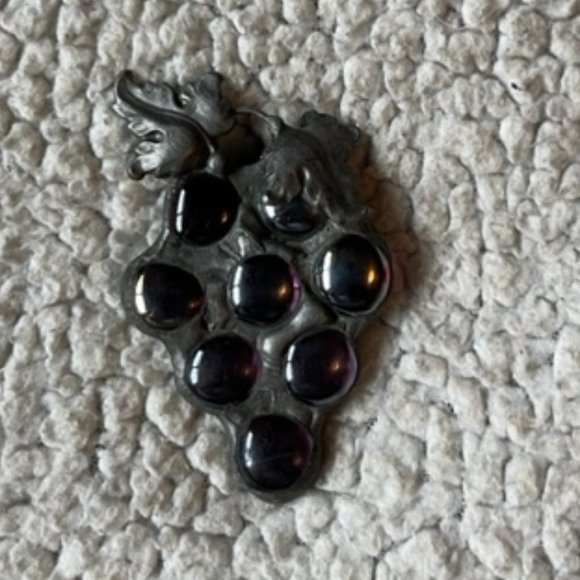 - Hand Made Grapes Fridge Magnet New - Picture 4 of 6